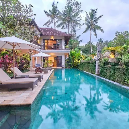 Villa Saraswati Authentic Balinese Elegance With Pool And Temple Views