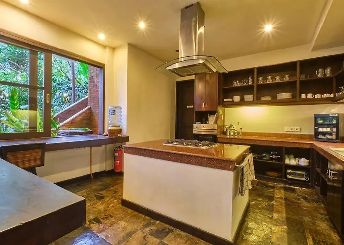 Villa Saraswati Ubud - 5Br Balinese Elegance With Pool And Temple Views Villa
